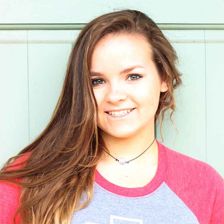 Headshot of Maggie Reeves